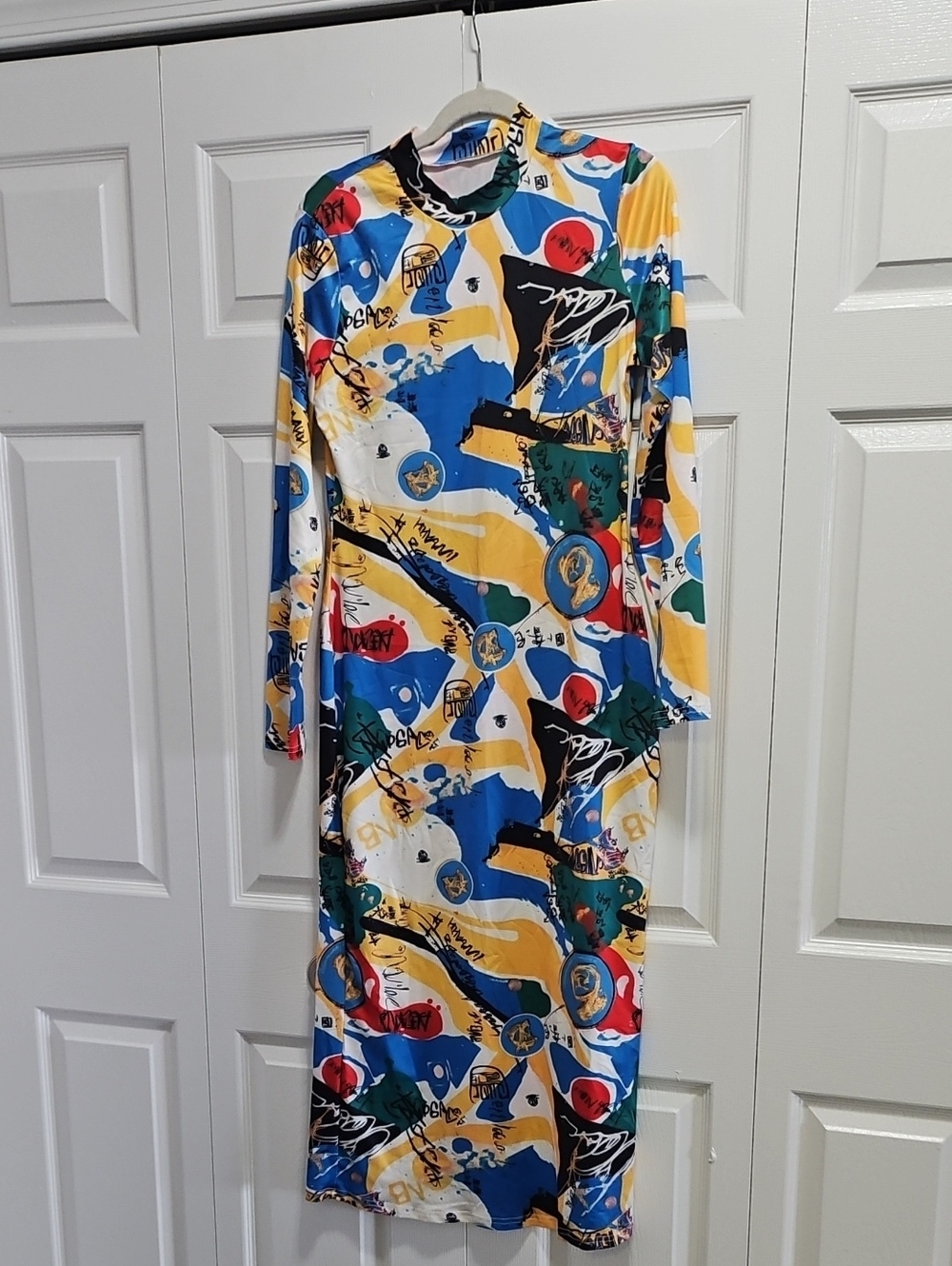 Multicolor Abstract Print Long Sleeve Midi Dress